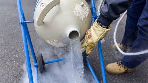 用液氮罐到出液氮 用液氮罐到出液氮